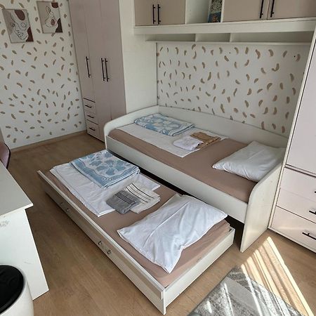 Ana'S 2 Bedrooms Lovely Flat Podgorica Exteriör bild