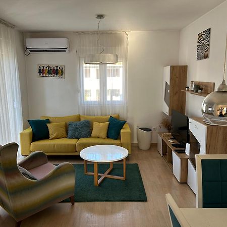 Ana'S 2 Bedrooms Lovely Flat Podgorica Exteriör bild