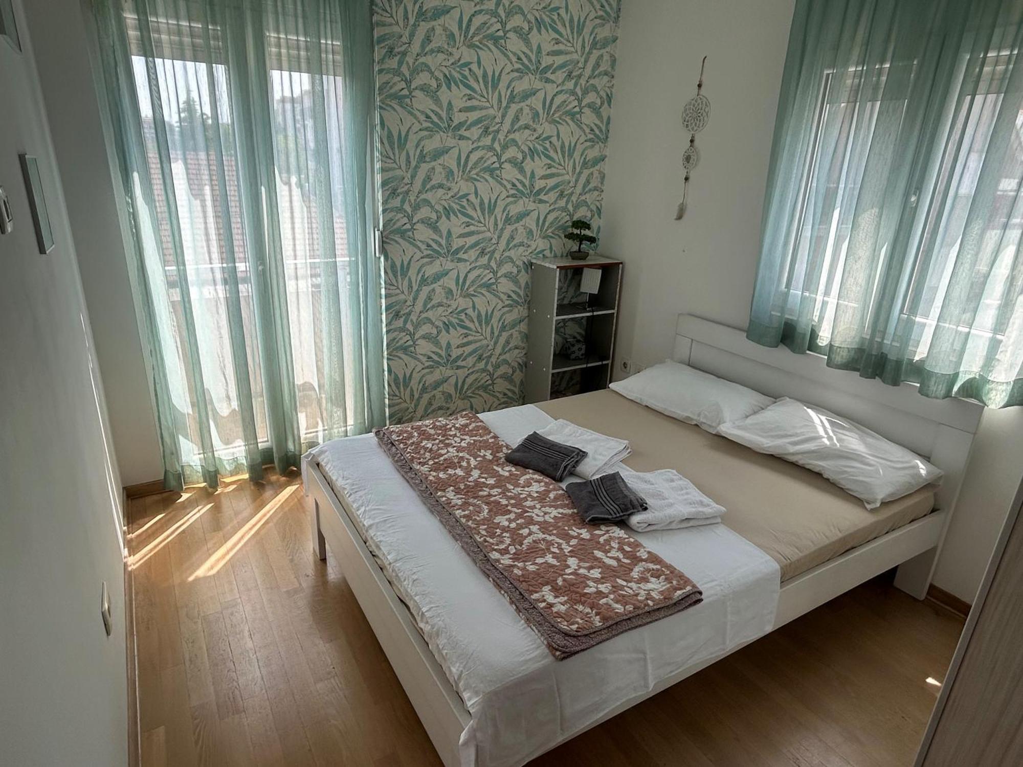 Ana'S 2 Bedrooms Lovely Flat Podgorica Exteriör bild